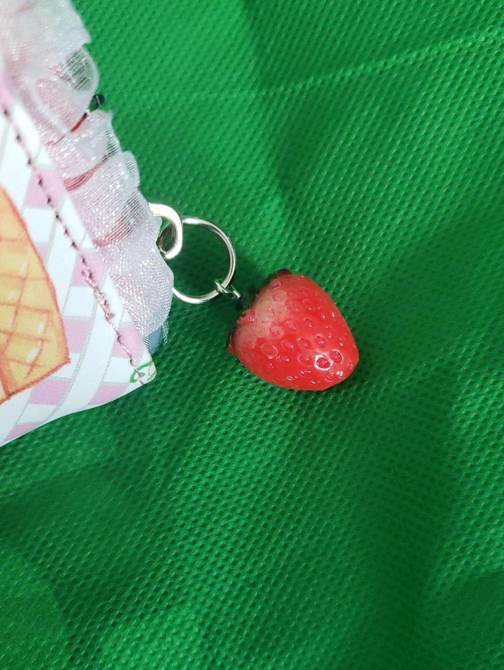 🍓Strawberry Shortcake Wallet With Frills And Strawberry Charm Zipper 🍓 - Picture 5 of 5